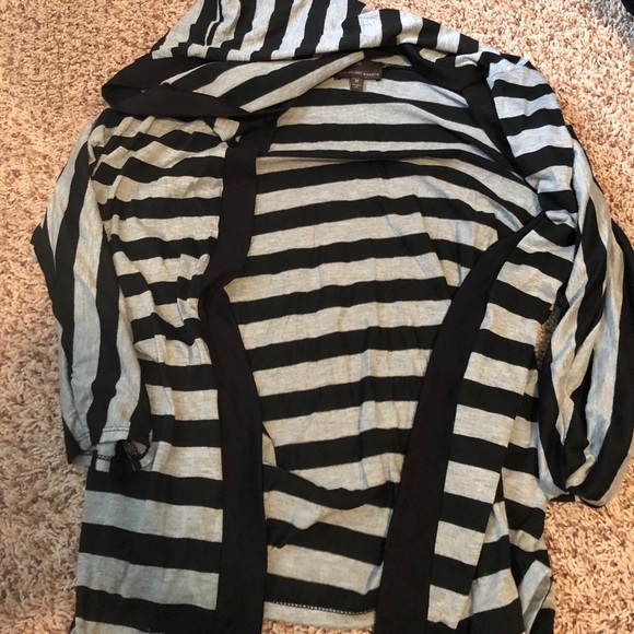 Black and gray stripped lightweight sweater - Picture 1 of 2