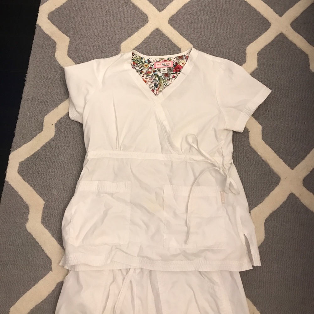 Koi scrubs