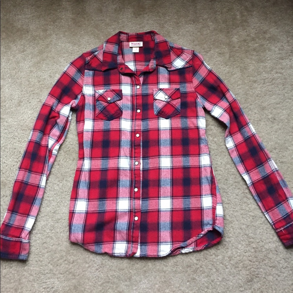 Women’s long sleeve button down.