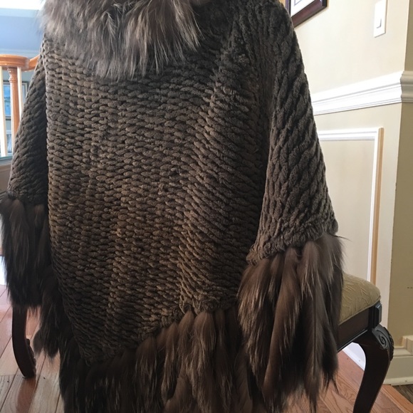Beautiful Fur cape - Picture 3 of 3