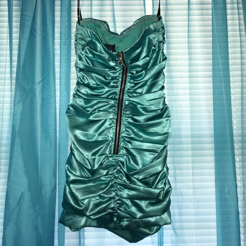 Dress - Picture 2 of 2