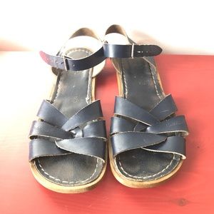 (SALE!!) The Saltwater Sandal -Navy - size 5 BG