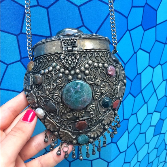 Handbags - 🖤SALE 💥 Silver and Stone Crossbody Bag!