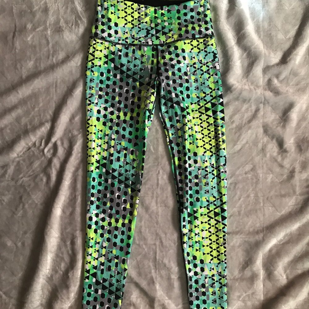 NWOT Victoria's Secret leggings