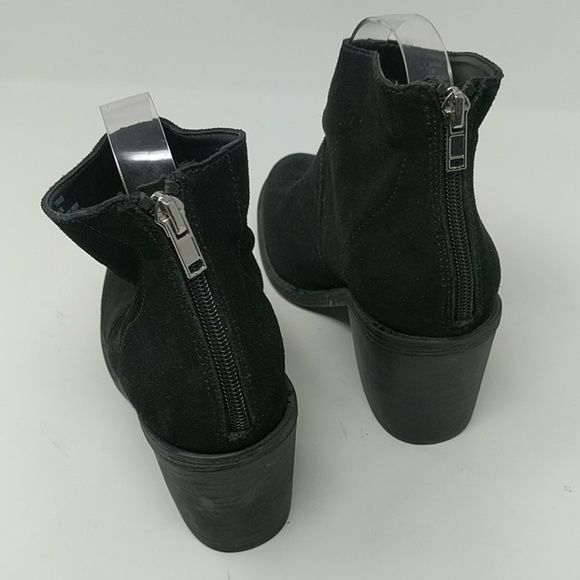 Steve Madden Suede Zip Ankle Boot B12 - Picture 2 of 4