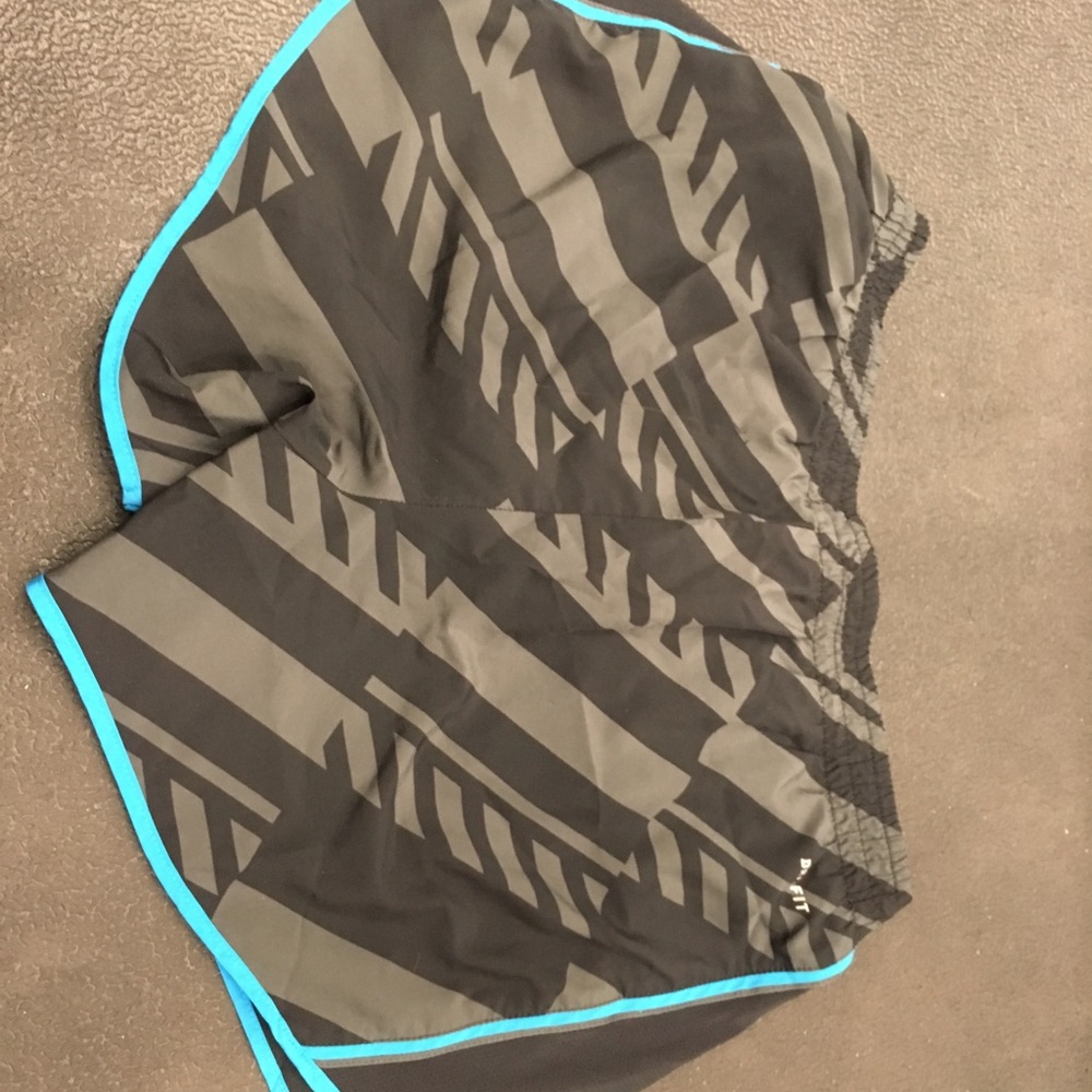 Printed women’s Nike running short