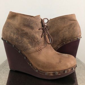 Wedge distressed ankle bootie