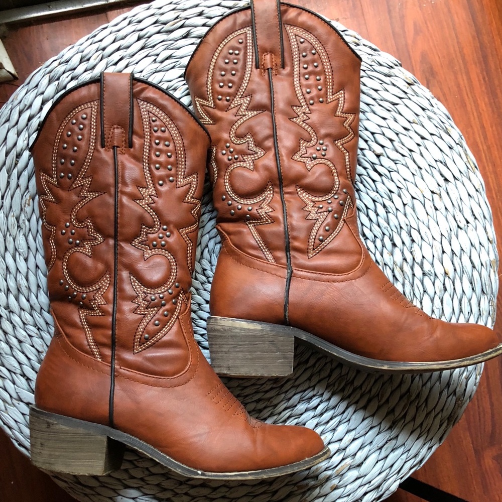 12” Faux leather brown heeled boots