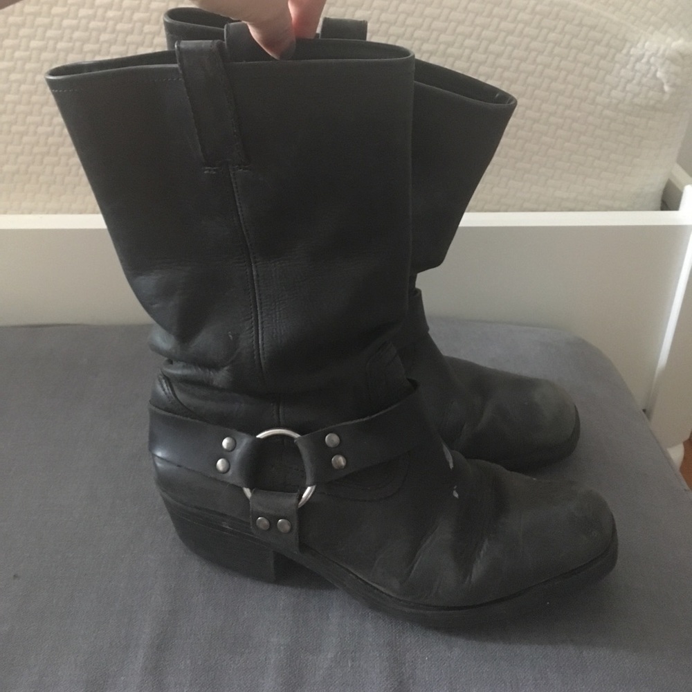 Frye style black boots