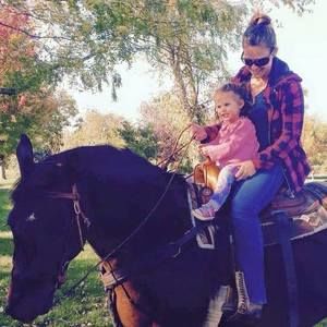 Meet your Posher, Danielle