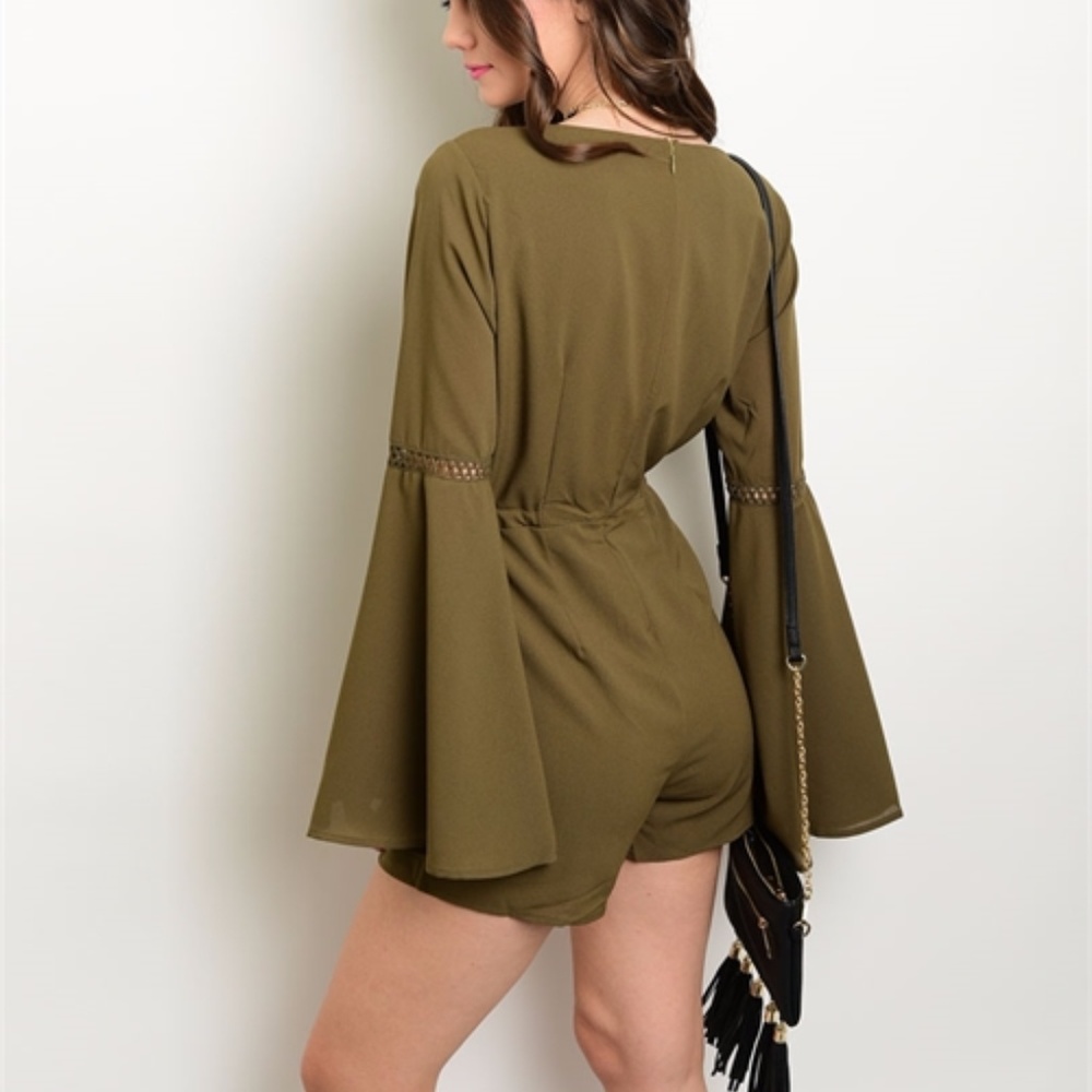 Romper FLARED SLEEVED OLIVE GREEN ROMPER - Picture 2 of 3