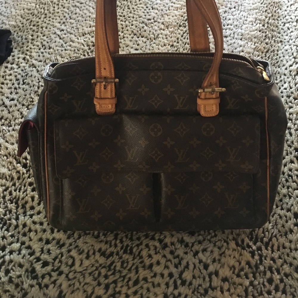 Louis Vuitton handbag! Authentic!