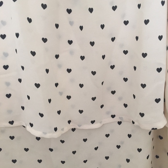 DONATED 🌿 | Heart-pattern cream tank top - Picture 3 of 4