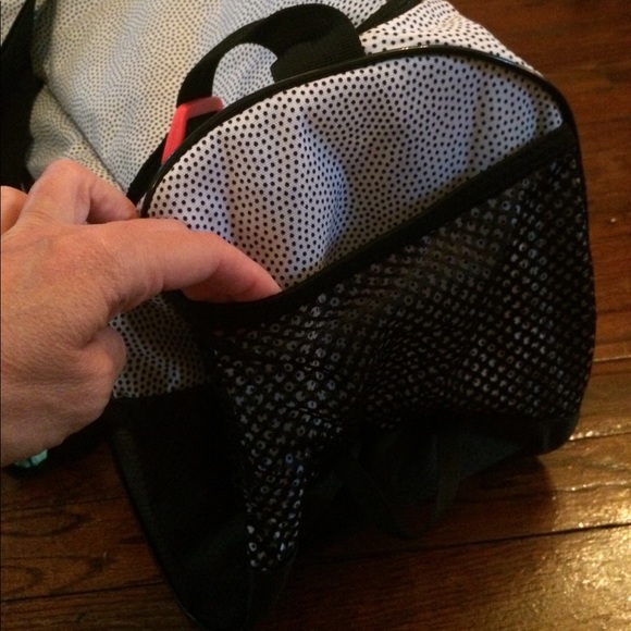 🌺 Beautiful New Adidas Squad 111 Duffel bag - Picture 3 of 8