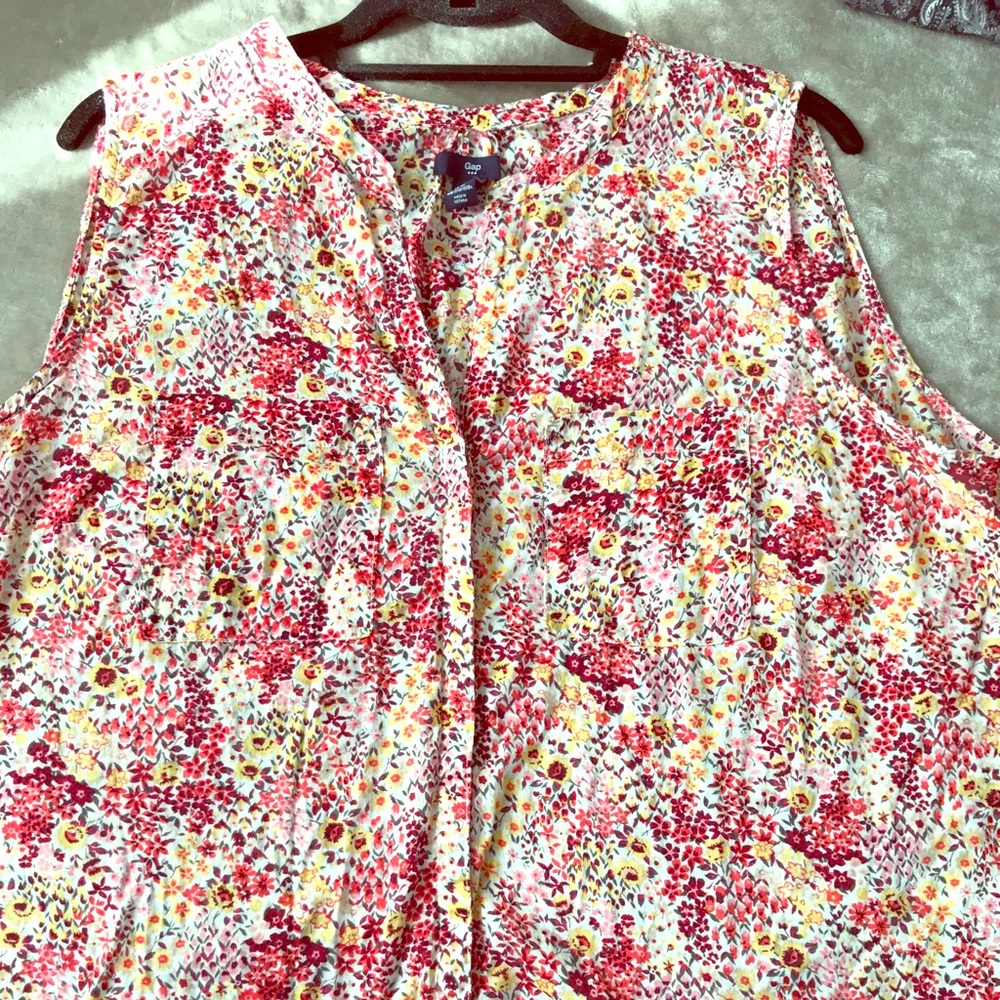 Gap Floral button up tank
