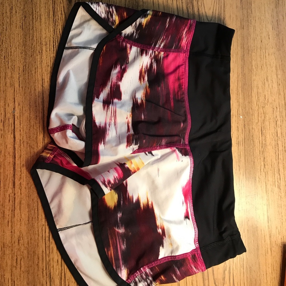 Lululemon Size 4 shorts