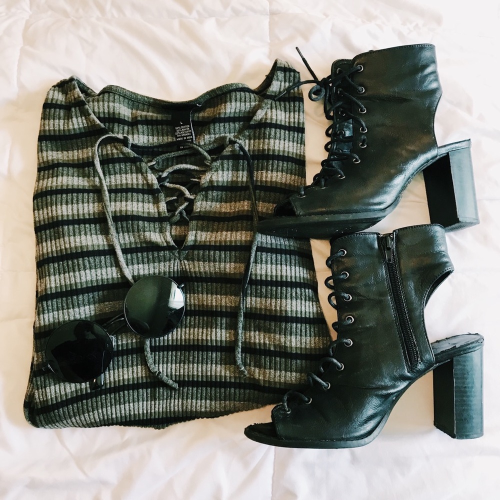 Green striped lace up top
