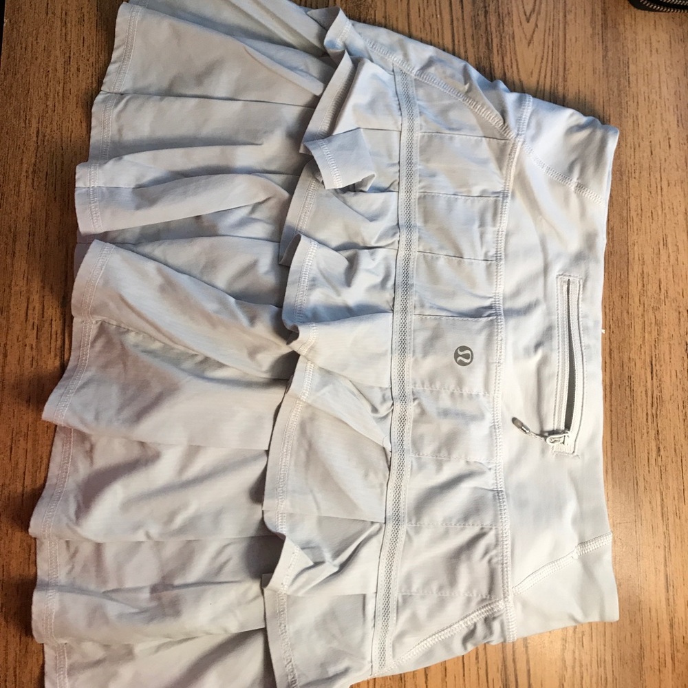 Lululemon white skirt 2