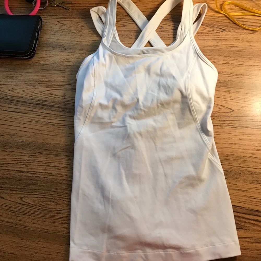 Lululemon Top 4 (has cute back!!)