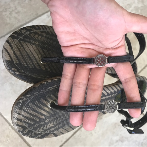 Authentic COACH 'Shirley' T strap thong sandal - Picture 4 of 8