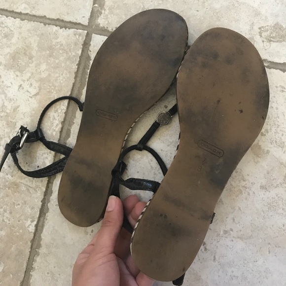 Authentic COACH 'Shirley' T strap thong sandal - Picture 5 of 8