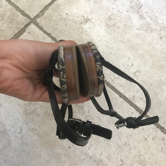 Authentic COACH 'Shirley' T strap thong sandal - Picture 7 of 8