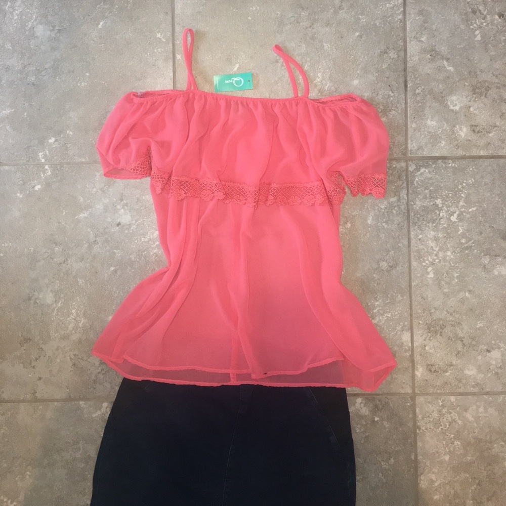 Coral off the shoulder top😍😍