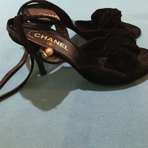 Chanel velvet heels