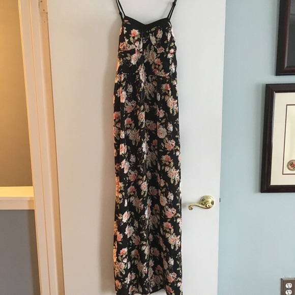 Gorgeous Black Floral Dress - Picture 3 of 5