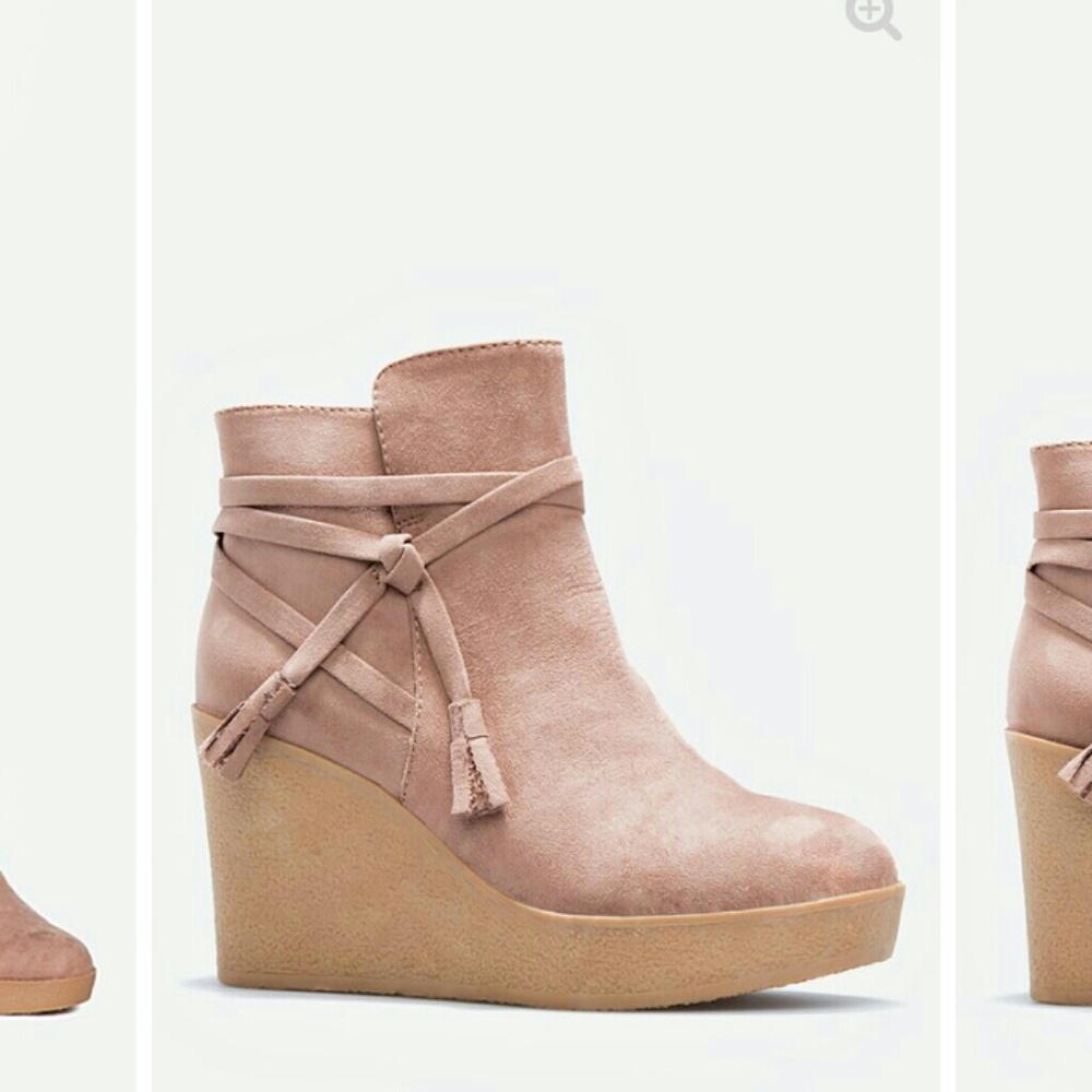Lezlie bootie NIB size 10