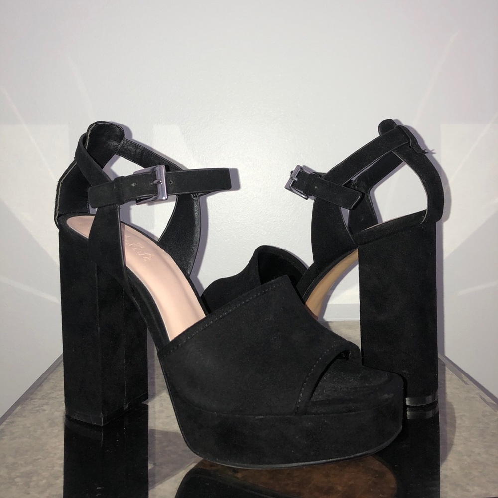 Black Ankle Platform Sandal
