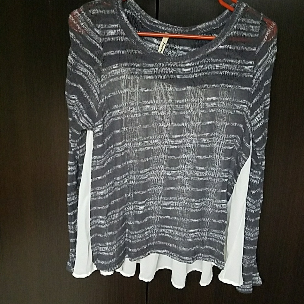 Flattering sweater with silk back