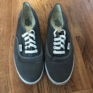 Authentic Low Top Vans Size 9