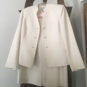 Size 12 Le Suit Skirt Suit