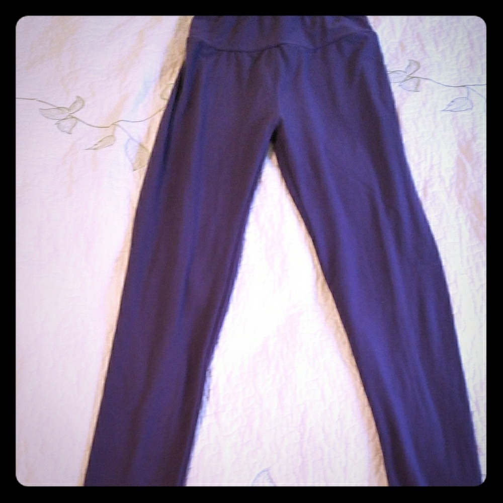 LulaRoe solid purple leggings