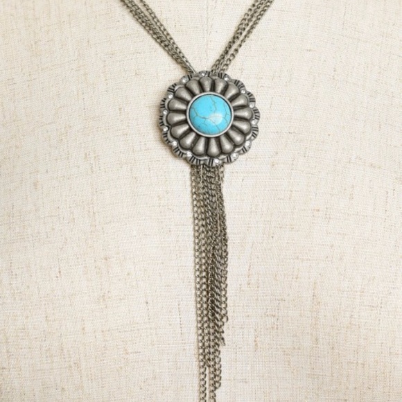 MULTI LAYER CHAIN NECKLACE WITH PENDANT DETAIL - Picture 2 of 3