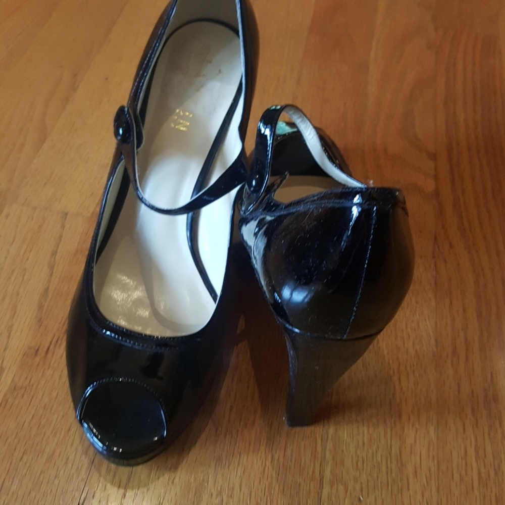 Shoes - Picture 2 of 3