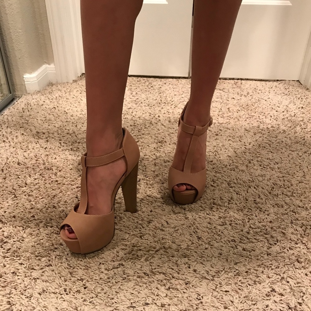 Breckelles t strap heels