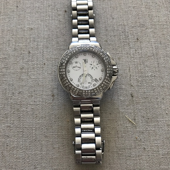 Tag Heuer Accessories - Ladies Tag Heuer Formula 1 watch.