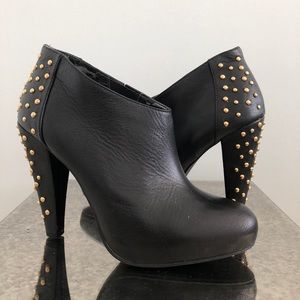 Steve Madden Leather Ankle Bootie with studs