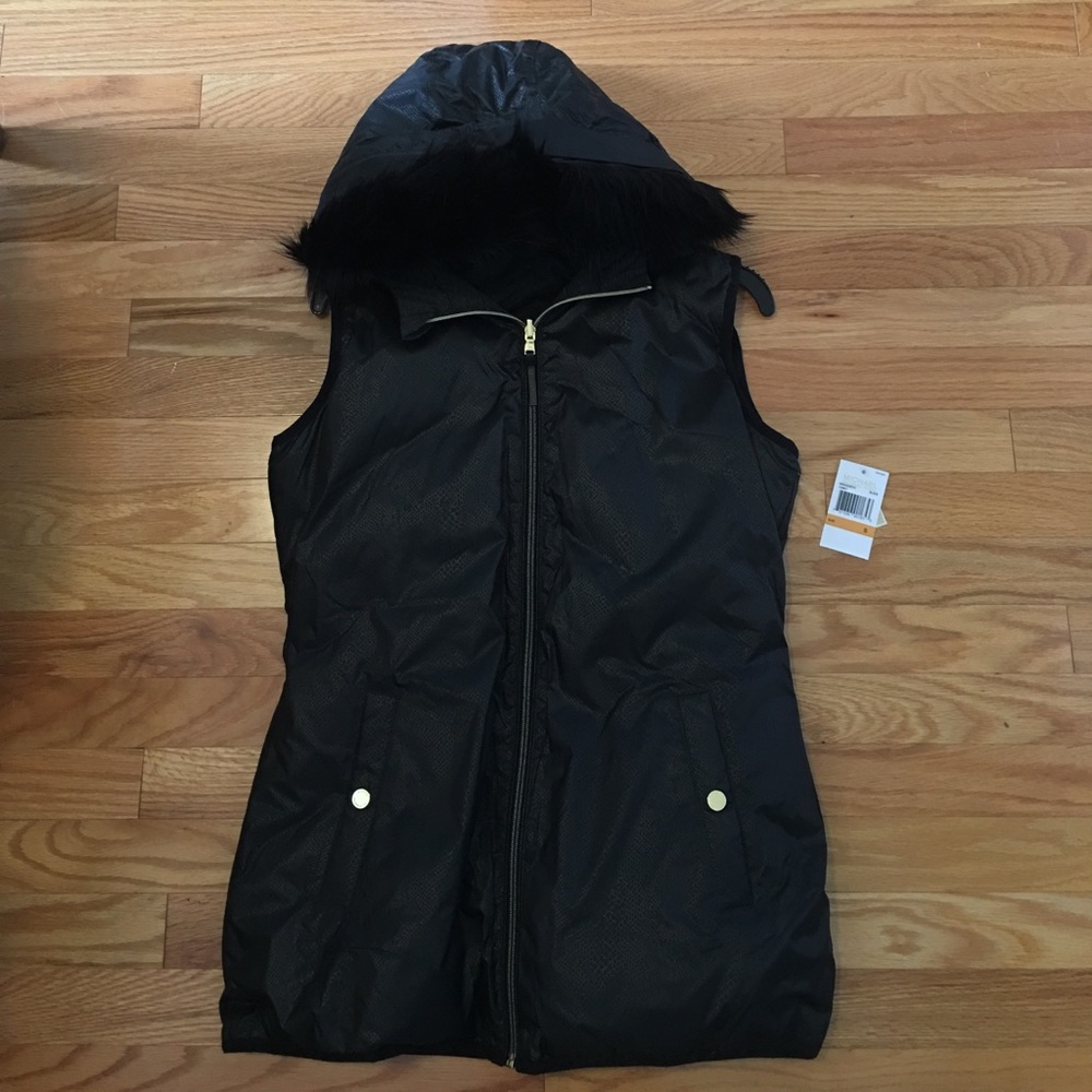 Michael kors black puffy vest perfect for winter