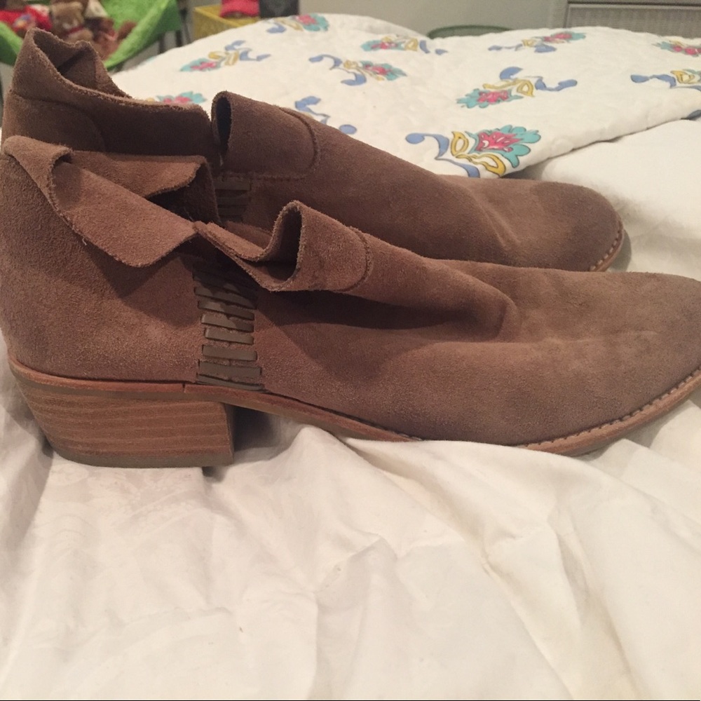 Dolce Vita booties
