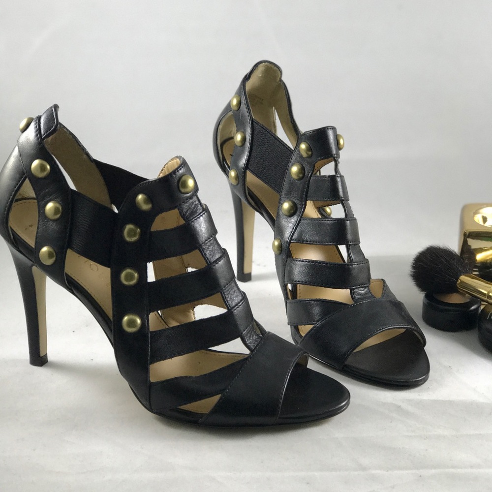 Shoes - Picture 2 of 5