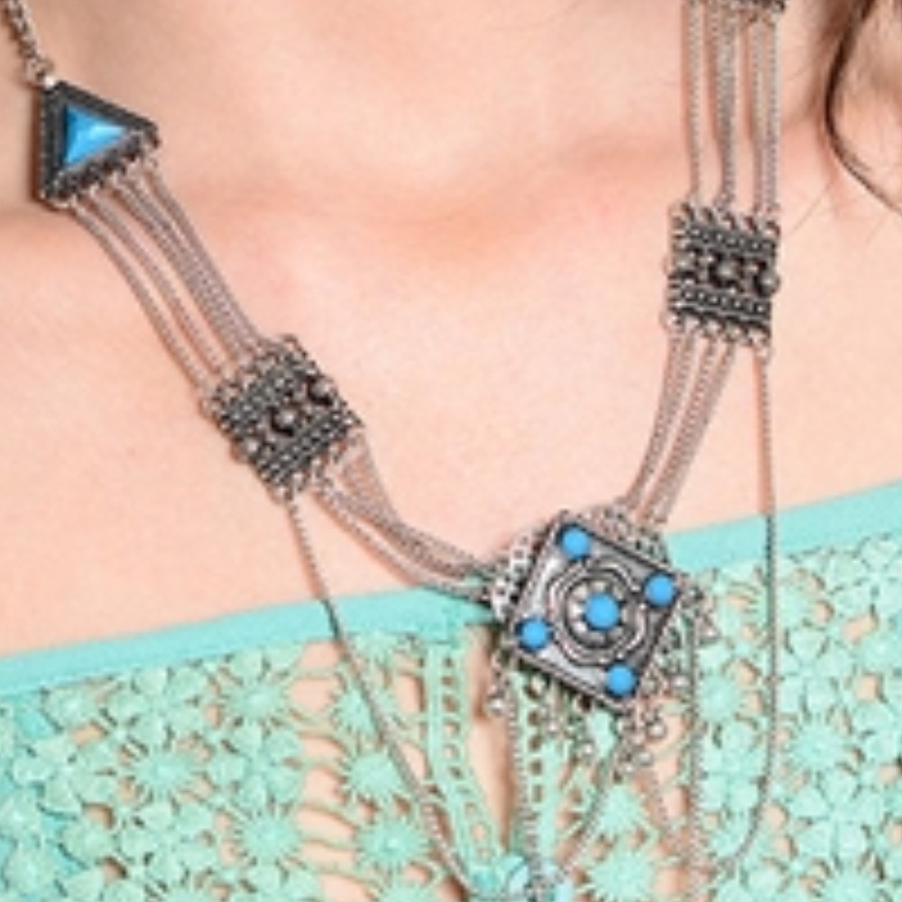 BOHO INSPIRED MULTI LAYERED NECKLACE - Picture 2 of 3