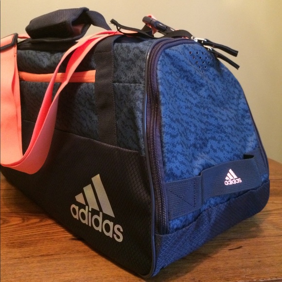 🌺 Stunning new Adidas 111 Squad Duffle bag - Picture 2 of 8