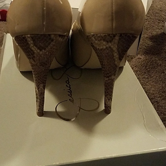 Heels - Picture 3 of 3