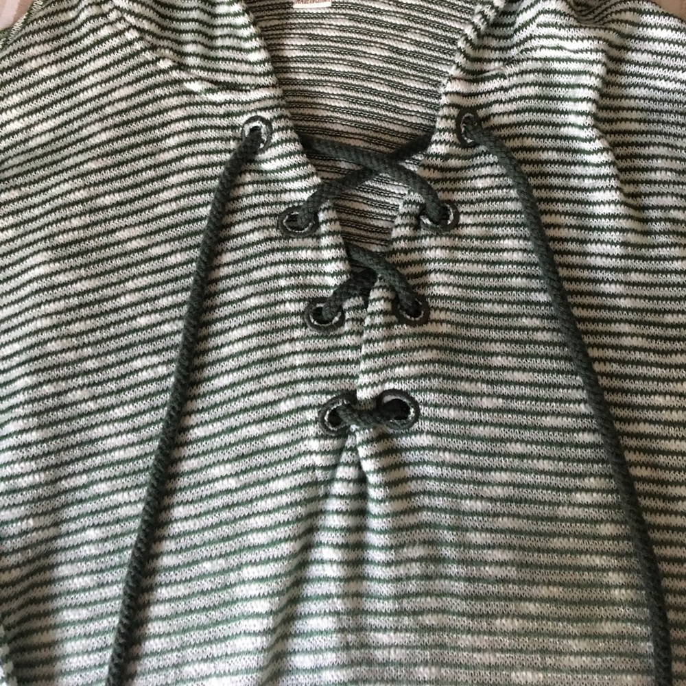 NWOT lace-up high low sweater - Picture 2 of 7