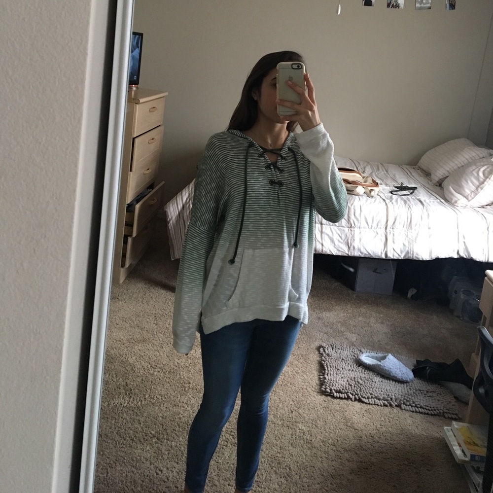 NWOT lace-up high low sweater - Picture 6 of 7