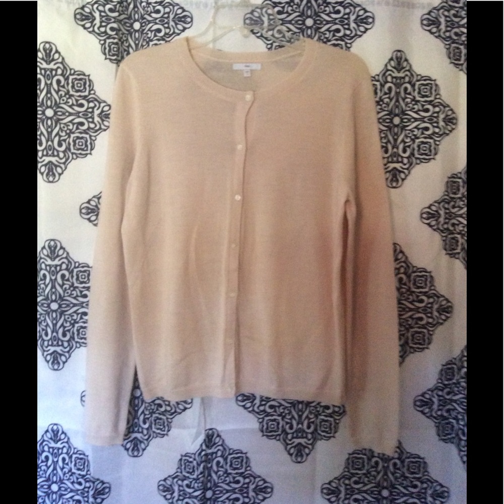 GAP  Large Cream Cardigan NWOT