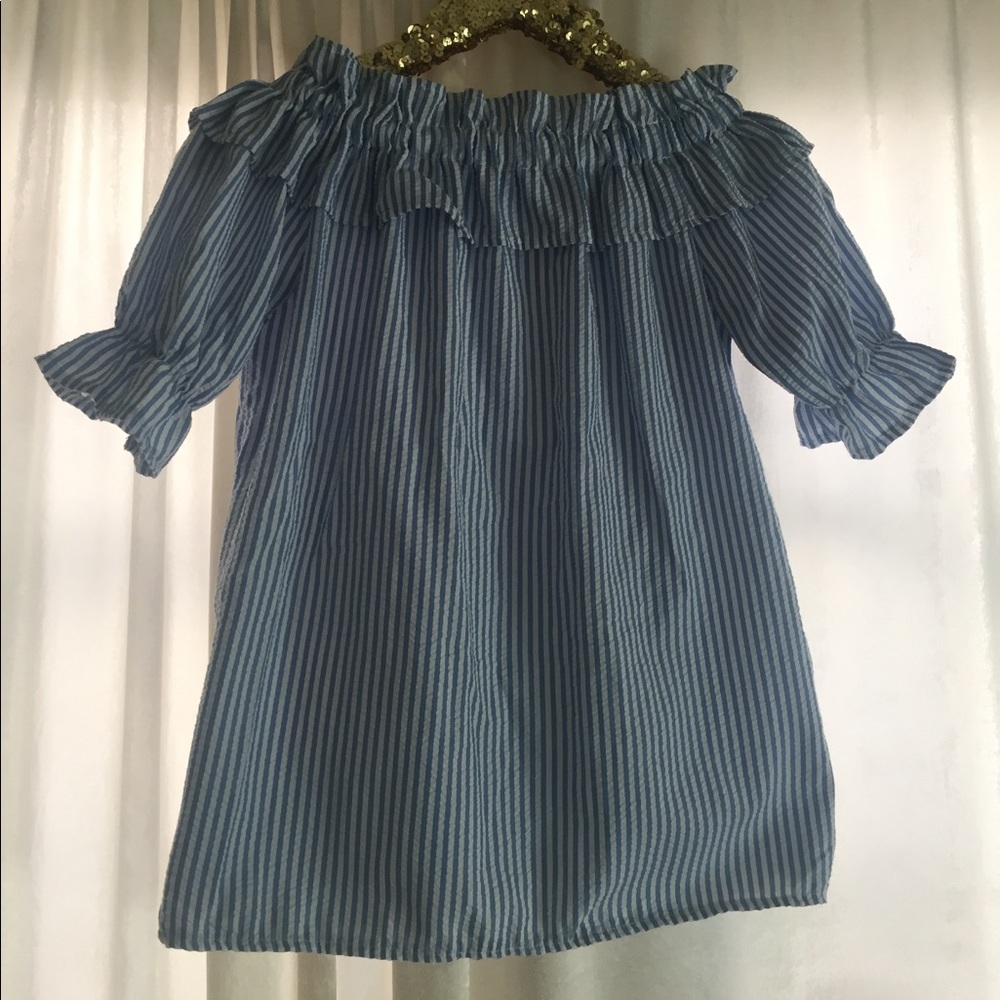 Off the shoulder ruffles blouse